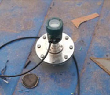 Radar level meter for concrete industry